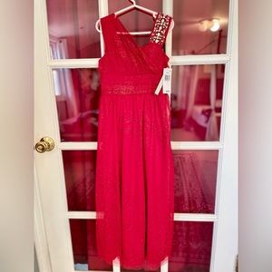 NWT. Beautiful Sequin Hearts Girls Holiday Dress. Size: 7. Final sale.